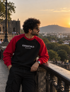 BLUTEEE_essentials Sweatshirt black X red
