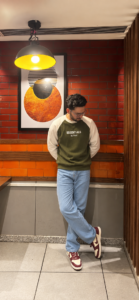 BLUTEEE_essentials Sweatshirt olive X white